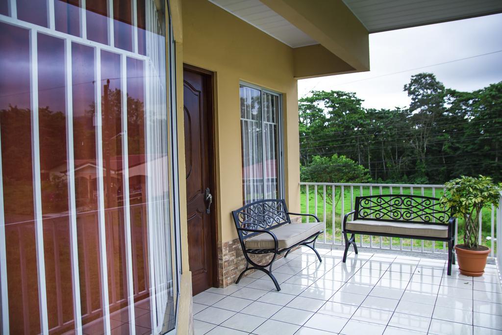 Apartamentos Valle Del Volcan Ла Фортуна Экстерьер фото