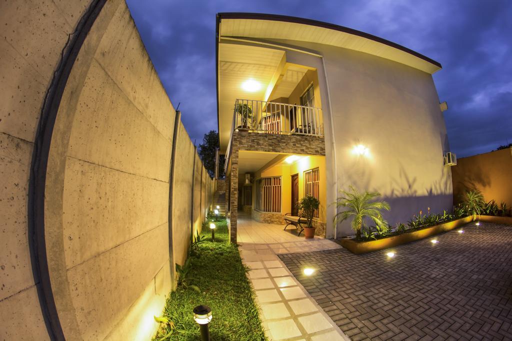 Apartamentos Valle Del Volcan Ла Фортуна Экстерьер фото
