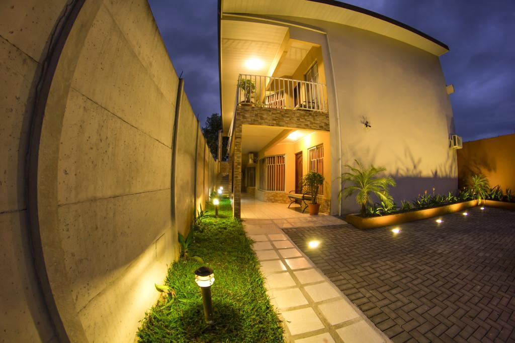 Apartamentos Valle Del Volcan Ла Фортуна Экстерьер фото
